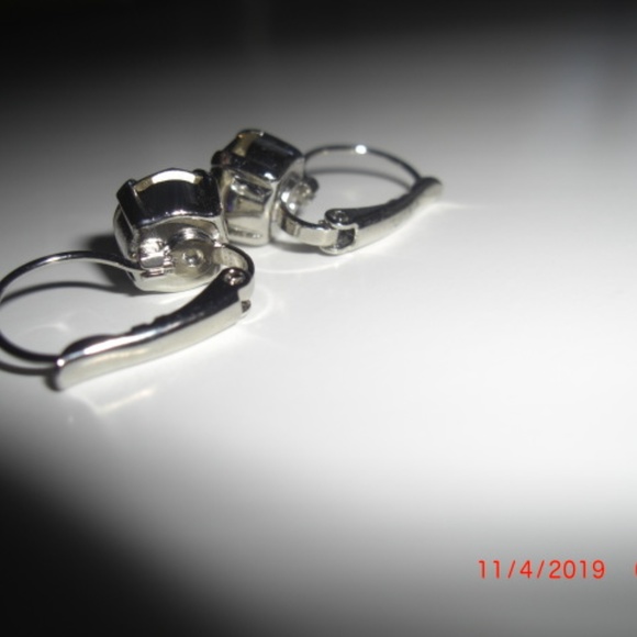 Swarovski Austrian Crystal Earrings - Picture 4 of 8